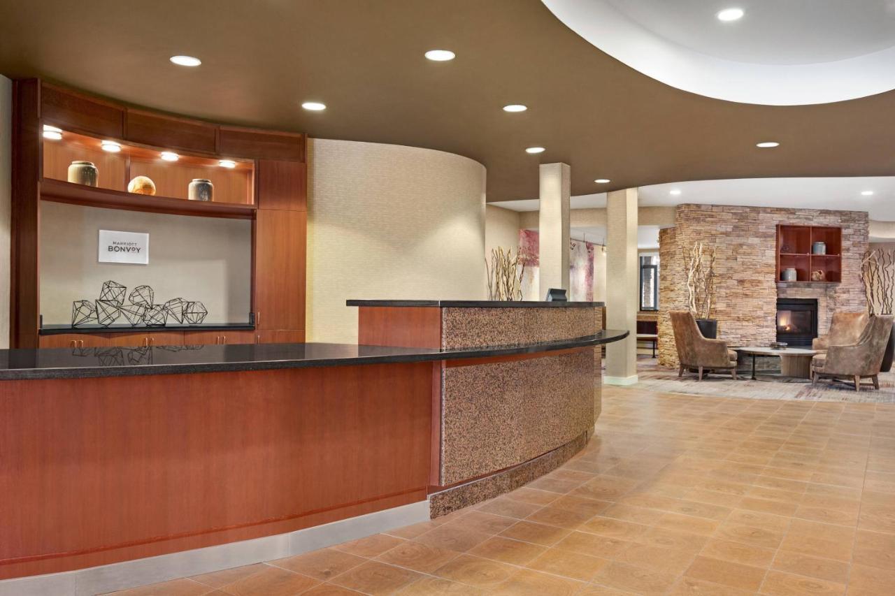 Отель Courtyard By Marriott Sacramento Фолсом Экстерьер фото