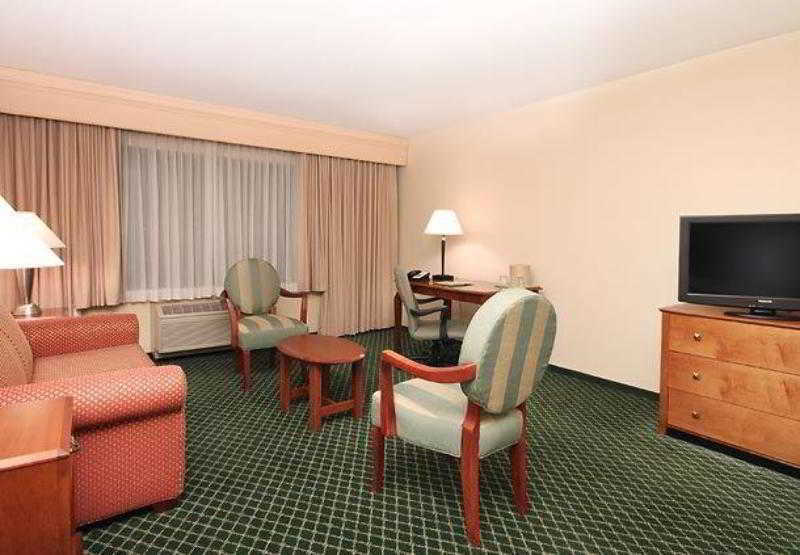 Отель Courtyard By Marriott Sacramento Фолсом Экстерьер фото