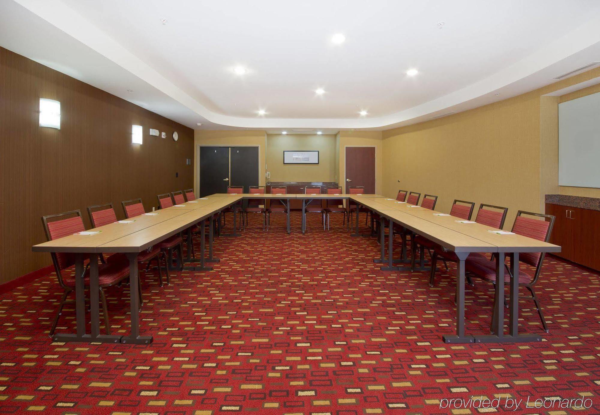 Отель Courtyard By Marriott Sacramento Фолсом Экстерьер фото